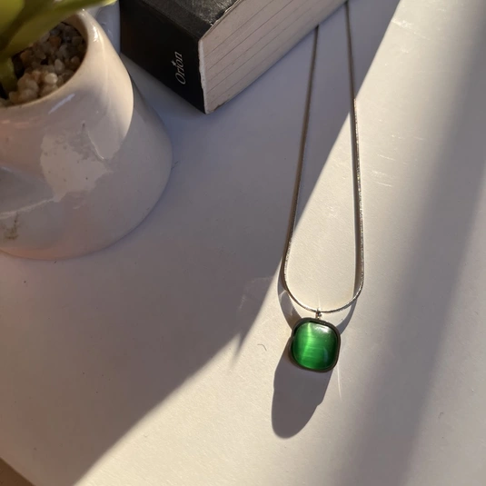 Slyth Pendant